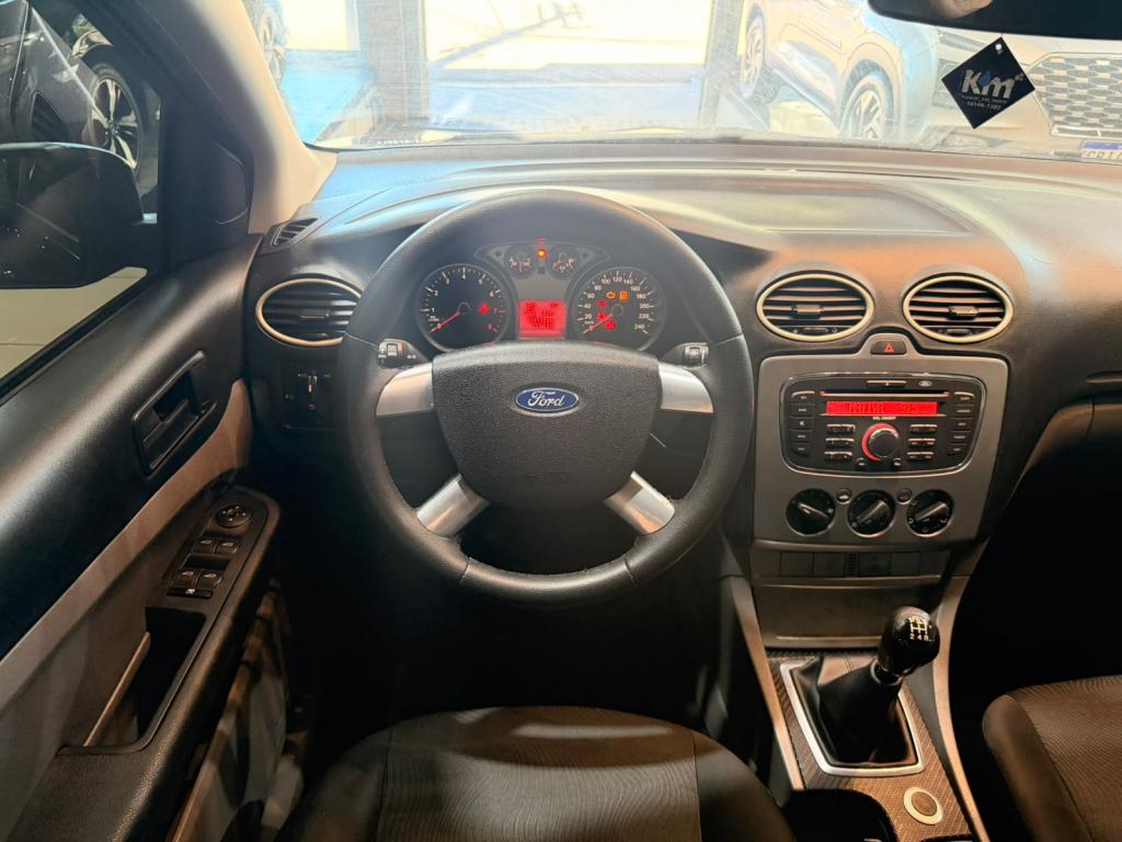 FORD Focus Hatch - Foto