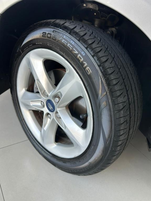 FORD Focus Hatch - Foto