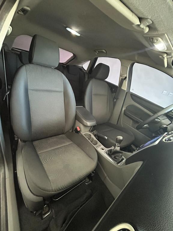 FORD Focus Hatch - Foto