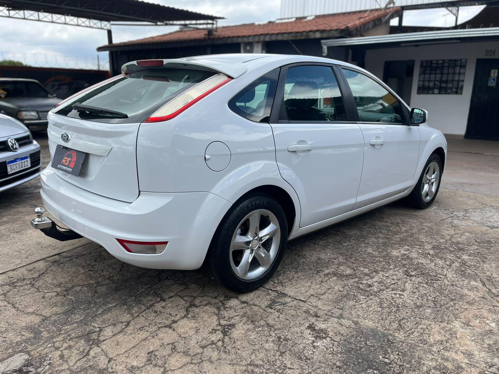 FORD Focus Hatch - Foto