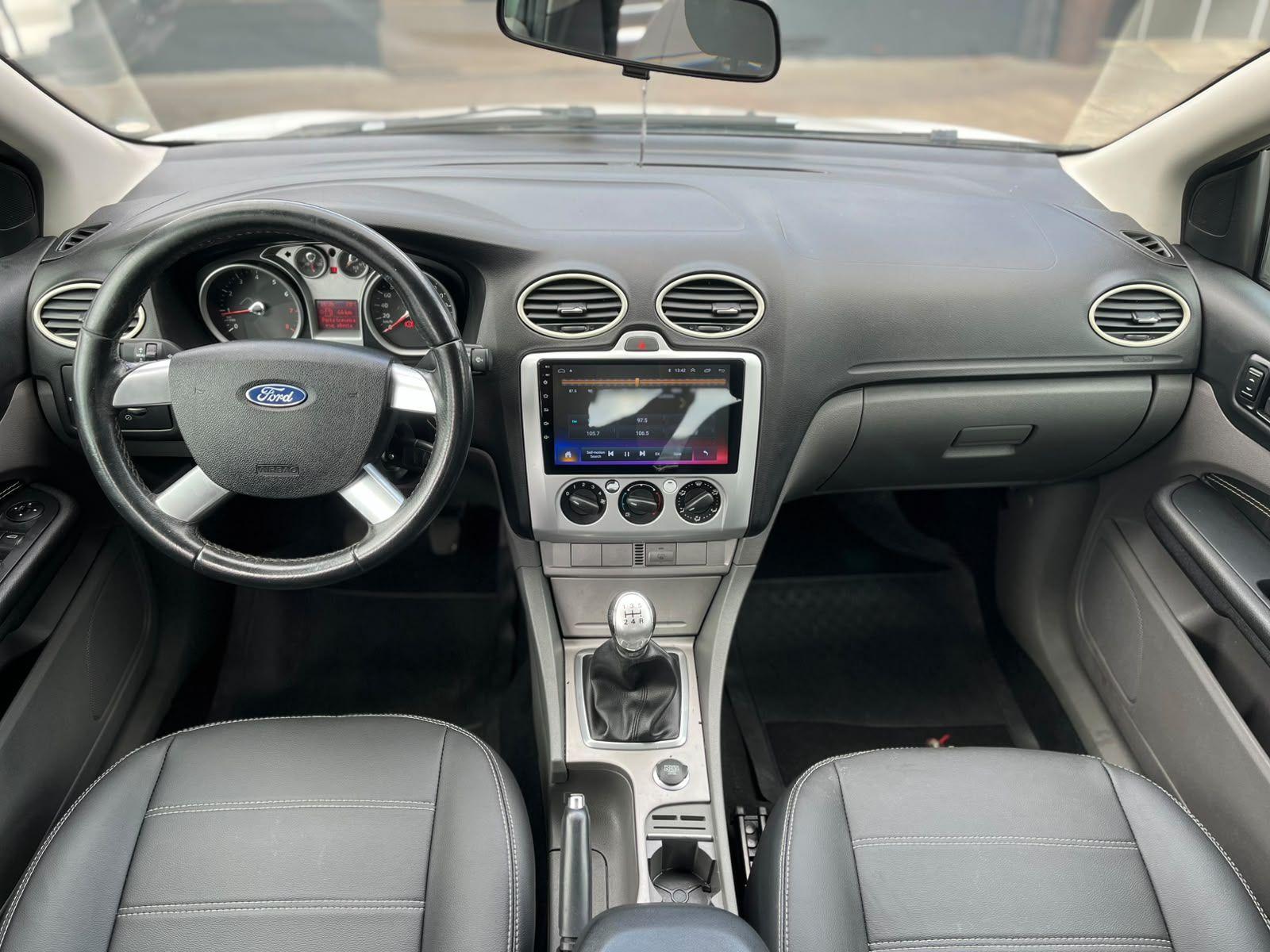 FORD Focus Hatch - Foto