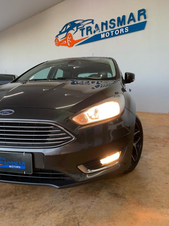 FORD Focus Hatch - Foto