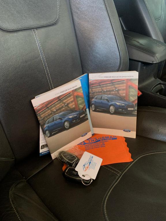 FORD Focus Hatch - Foto