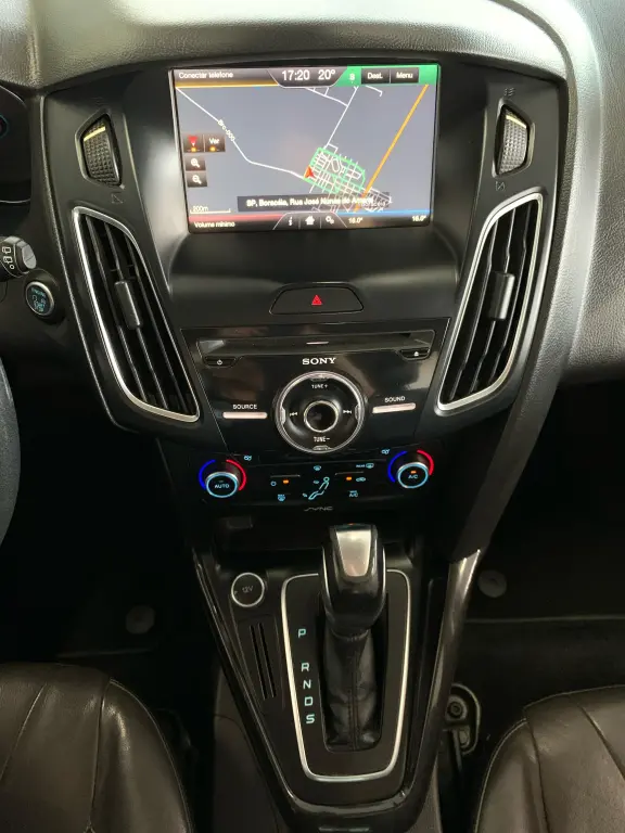 FORD Focus Hatch - Foto