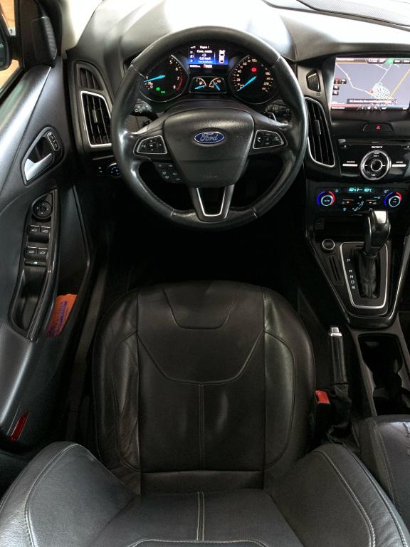 FORD Focus Hatch - Foto