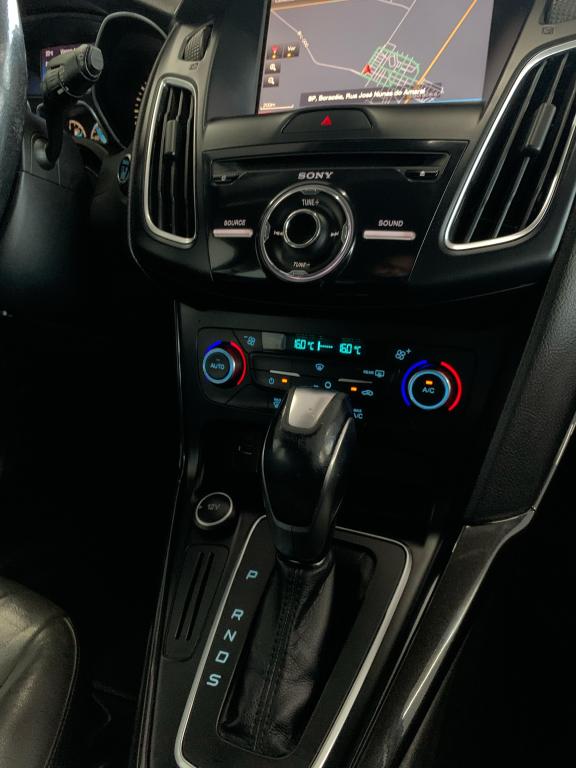 FORD Focus Hatch - Foto