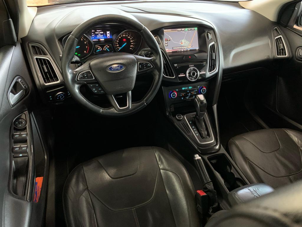 FORD Focus Hatch - Foto