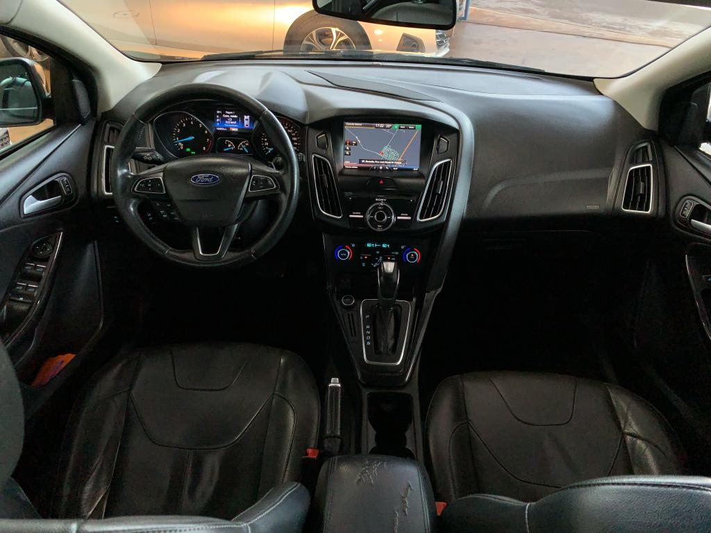 FORD Focus Hatch - Foto