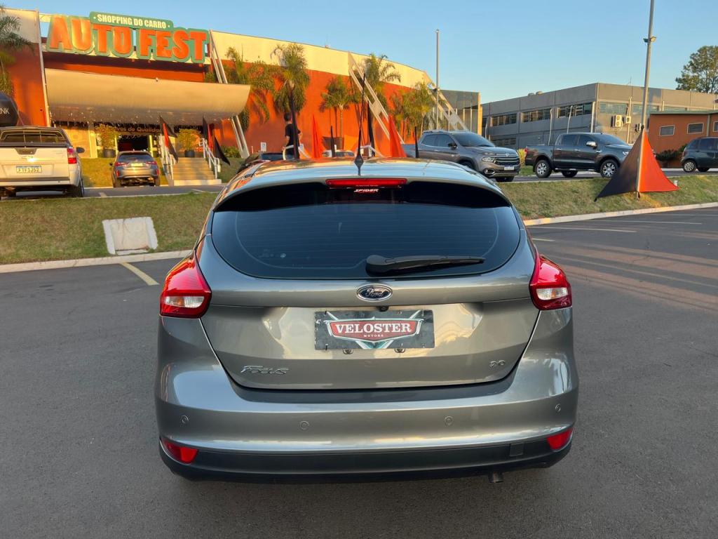 FORD Focus Hatch - Foto