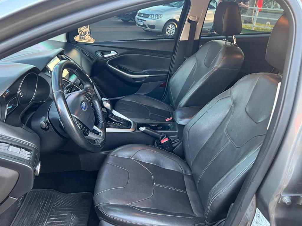 FORD Focus Hatch - Foto