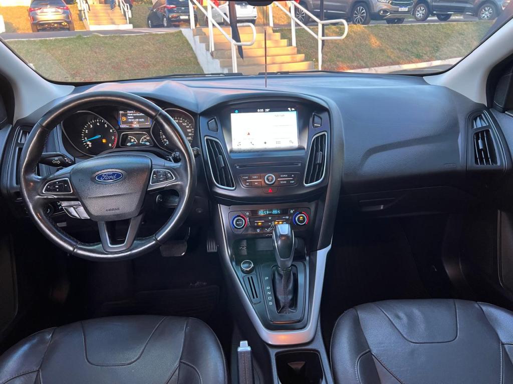 FORD Focus Hatch - Foto