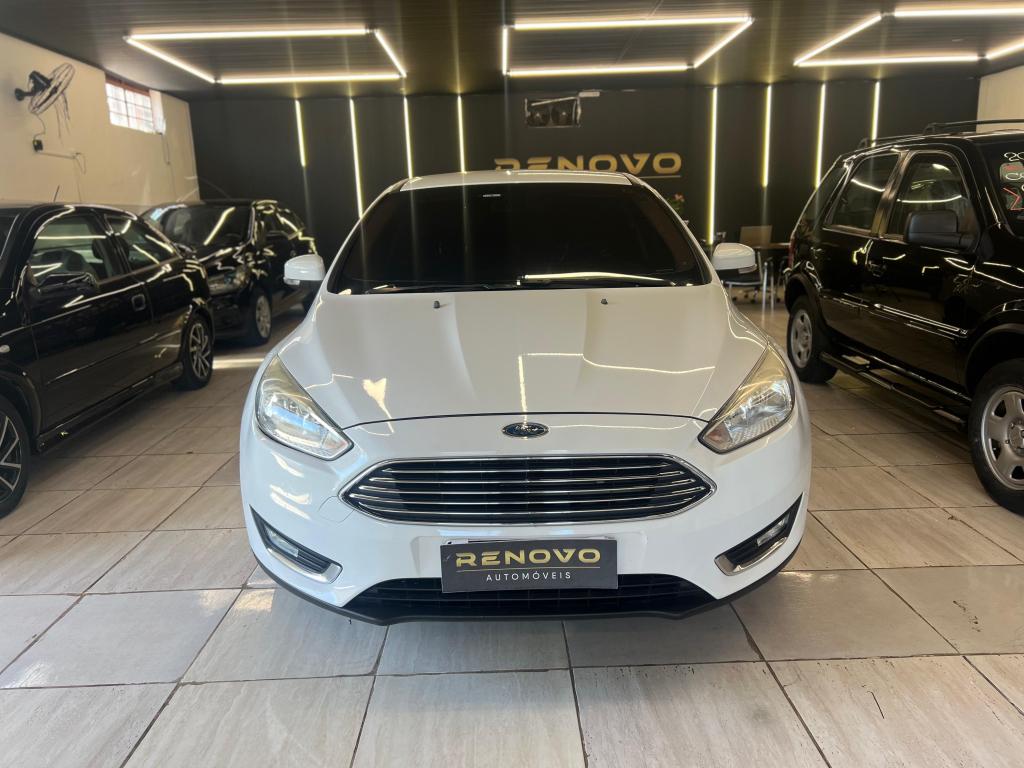 FORD Focus Hatch - Foto