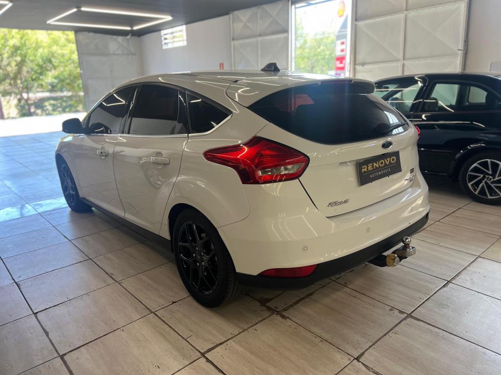 FORD Focus Hatch - Foto