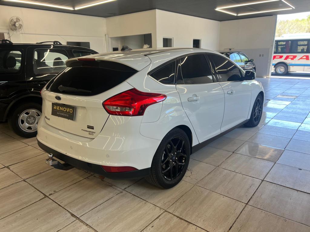 FORD Focus Hatch - Foto