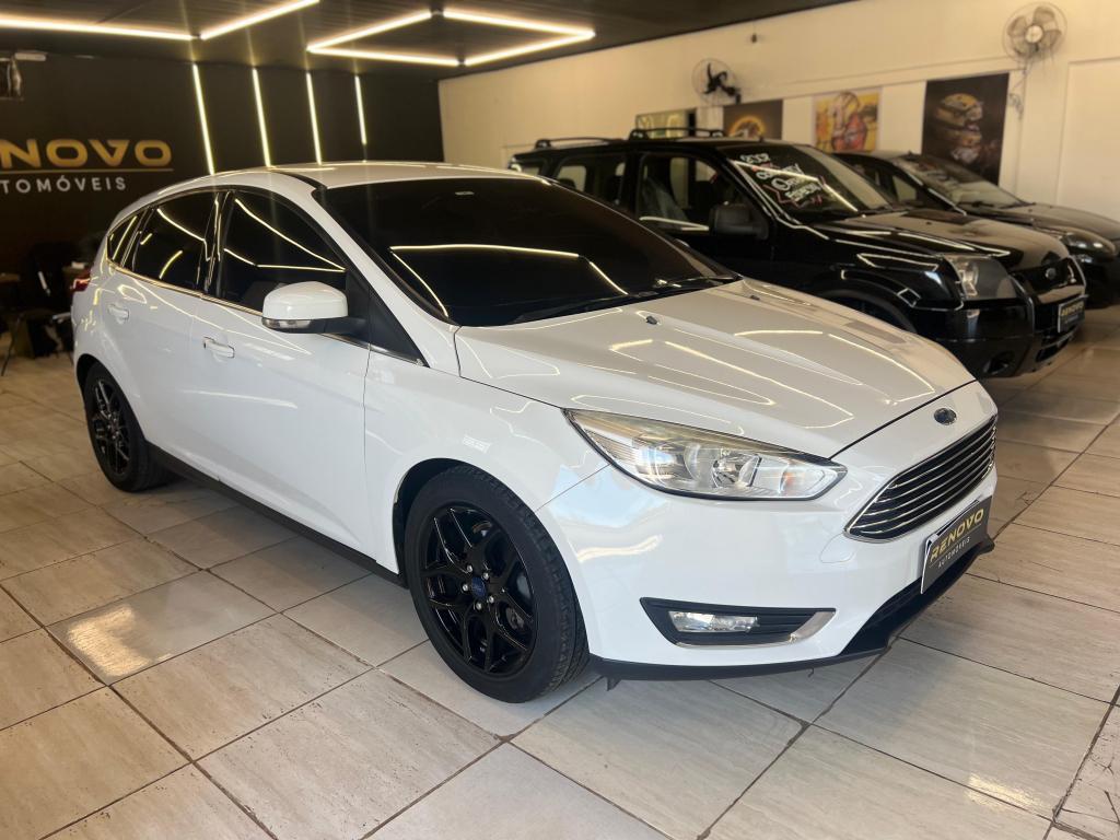 FORD Focus Hatch - Foto