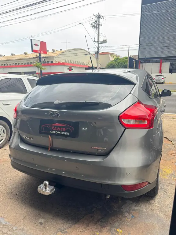 FORD Focus Hatch - Foto