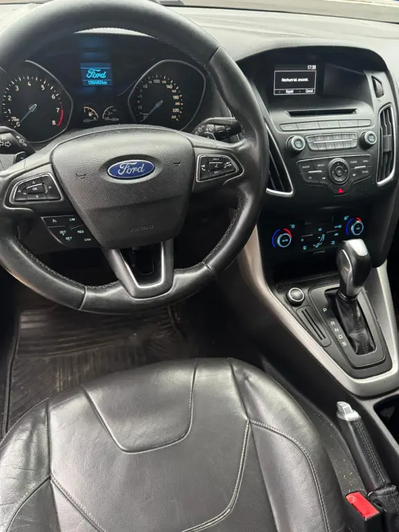 FORD Focus Hatch - Foto