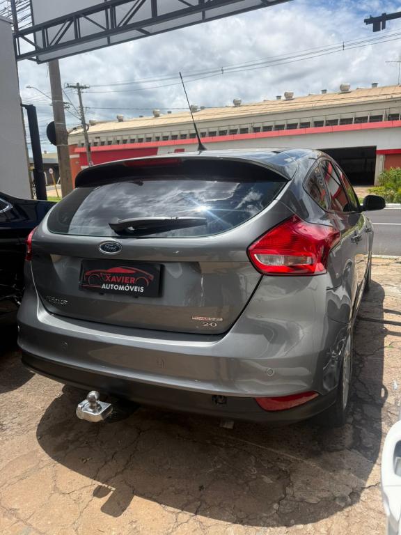 FORD Focus Hatch - Foto