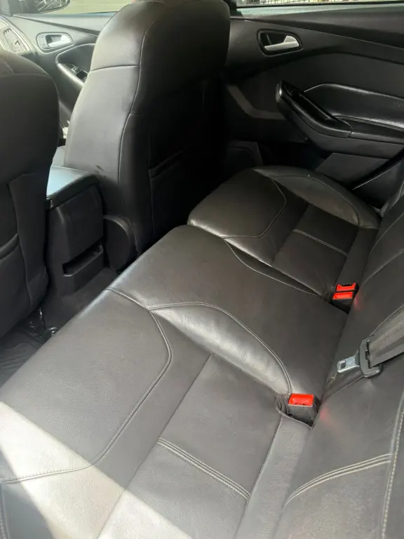 FORD Focus Hatch - Foto