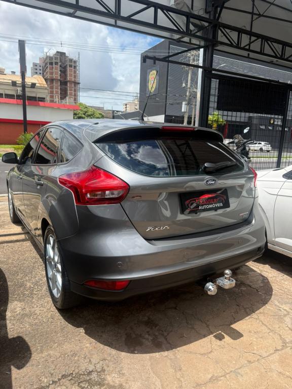 FORD Focus Hatch - Foto