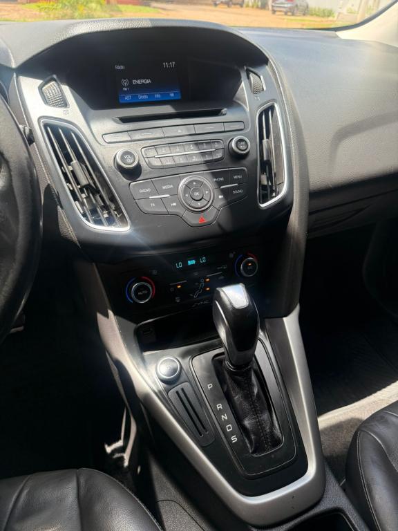 FORD Focus Hatch - Foto