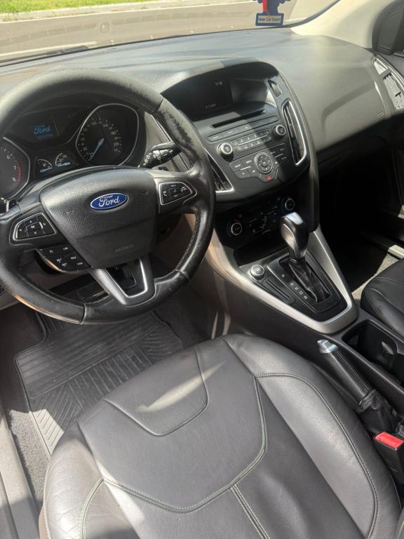 FORD Focus Hatch - Foto