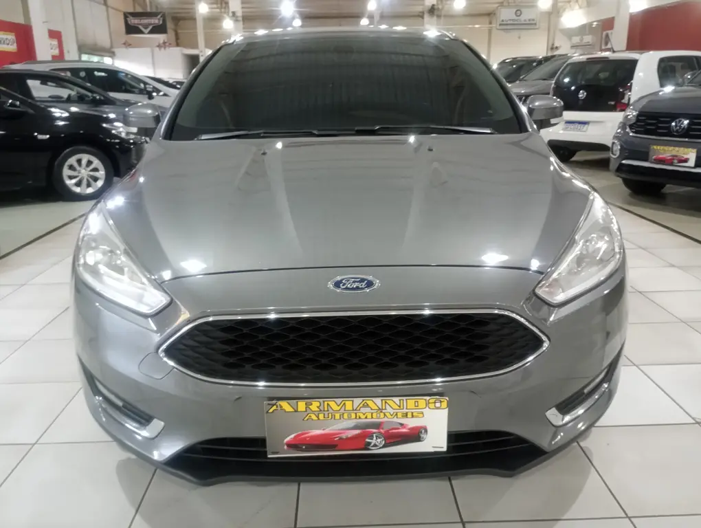 FORD Focus Hatch - Foto