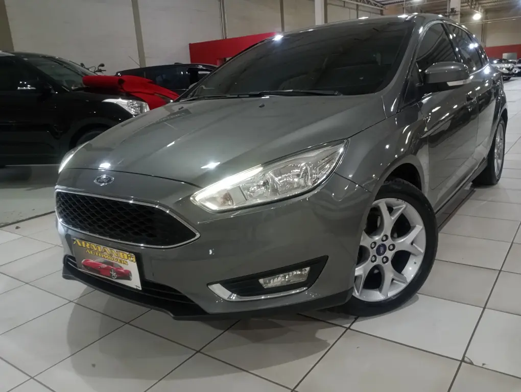 FORD Focus Hatch - Foto