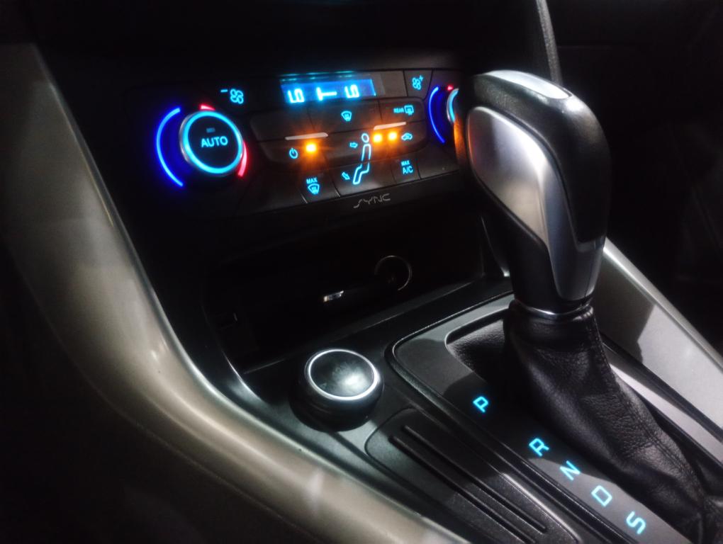 FORD Focus Hatch - Foto