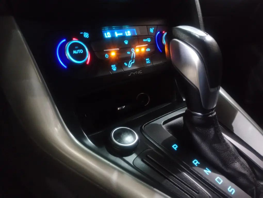 FORD Focus Hatch - Foto