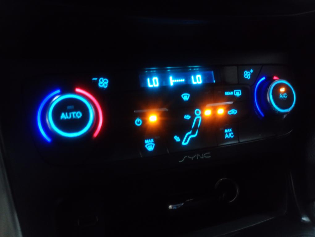 FORD Focus Hatch - Foto