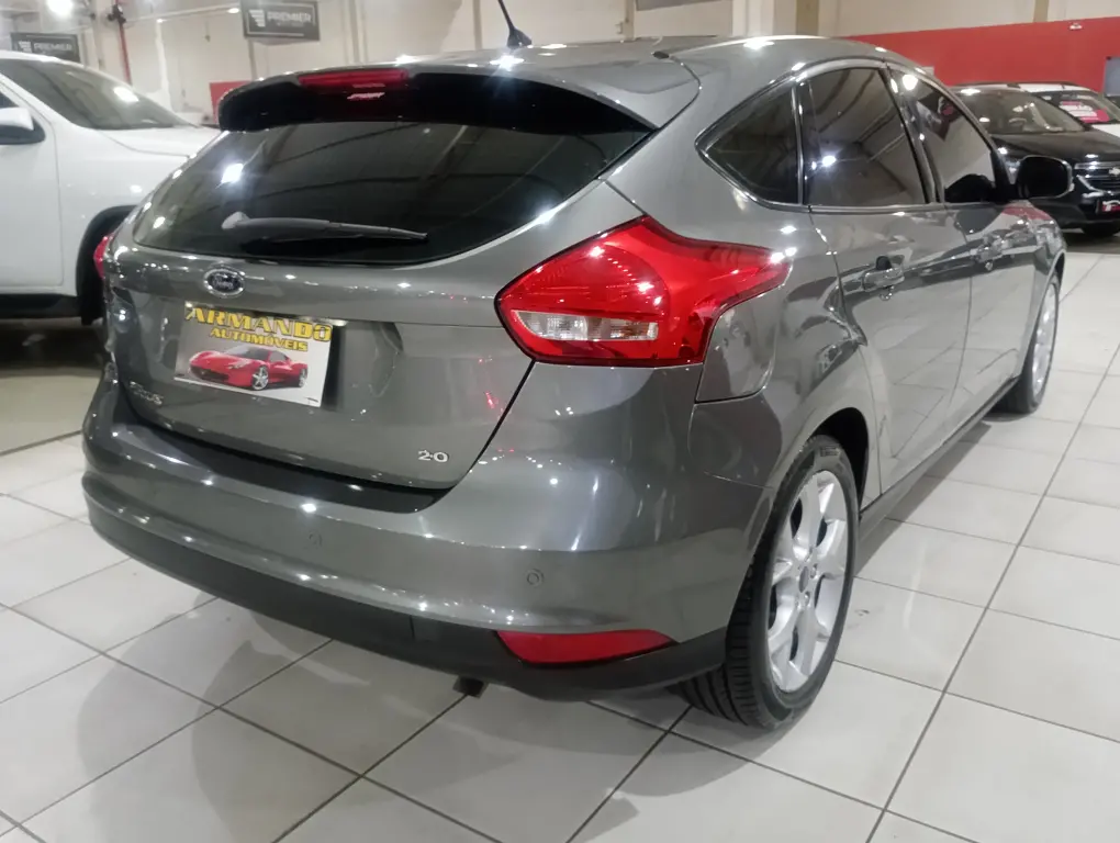 FORD Focus Hatch - Foto