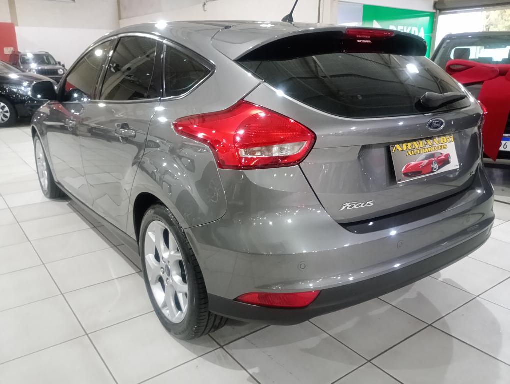 FORD Focus Hatch - Foto