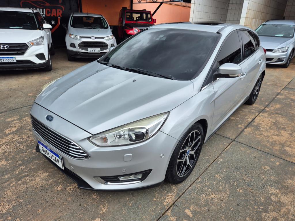 FORD Focus Hatch - Foto