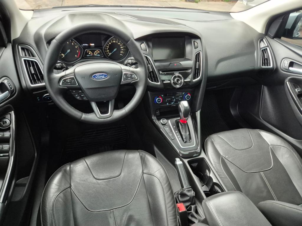 FORD Focus Hatch - Foto