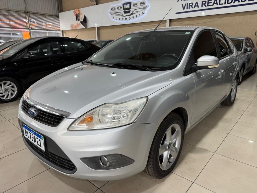 FORD Focus Hatch - Foto