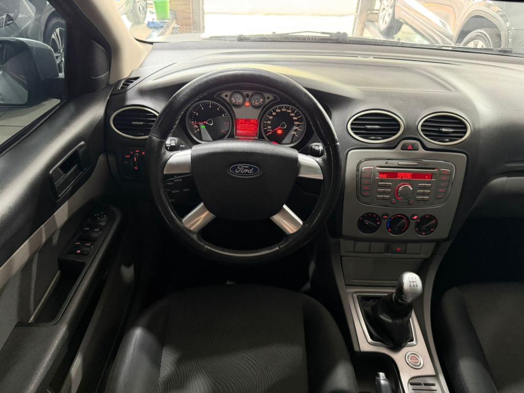 FORD Focus Hatch - Foto