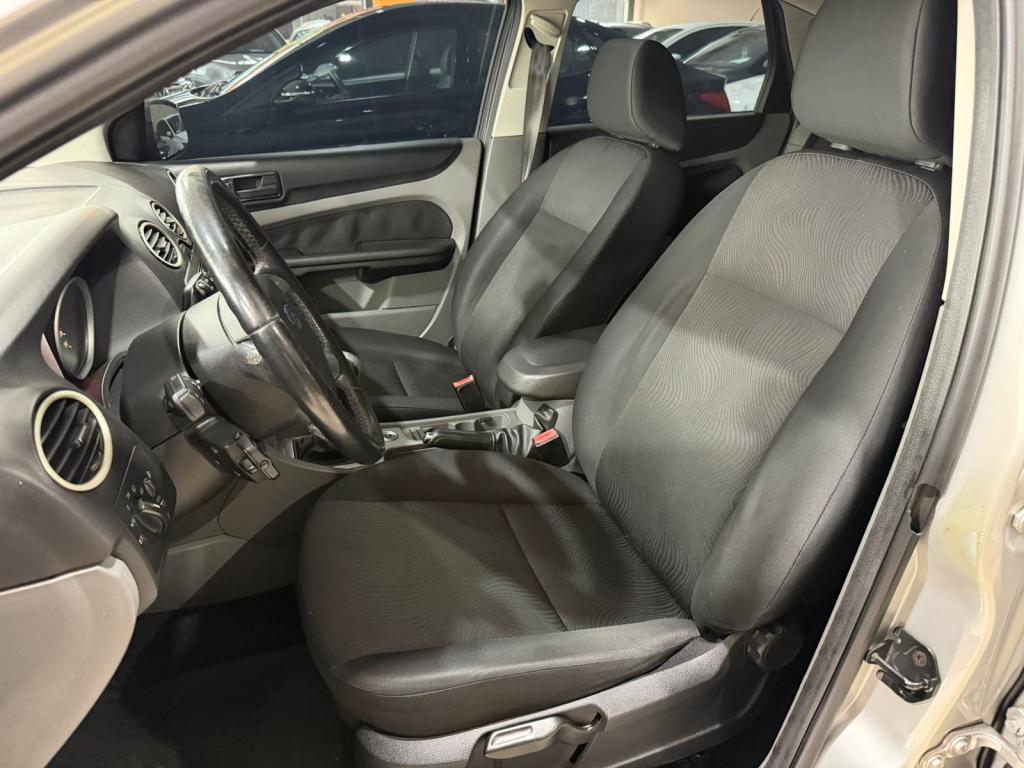 FORD Focus Hatch - Foto