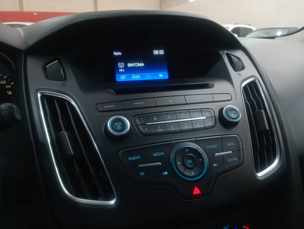 FORD Focus Hatch - Foto