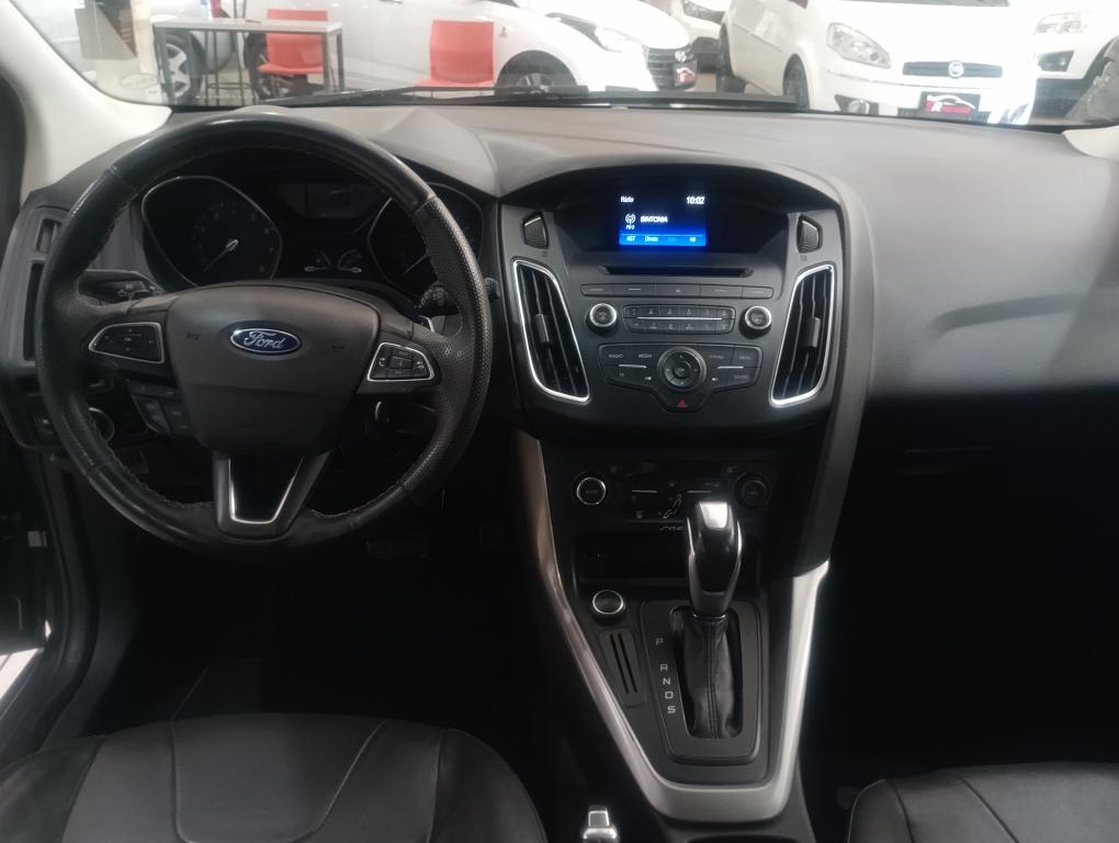 FORD Focus Hatch - Foto