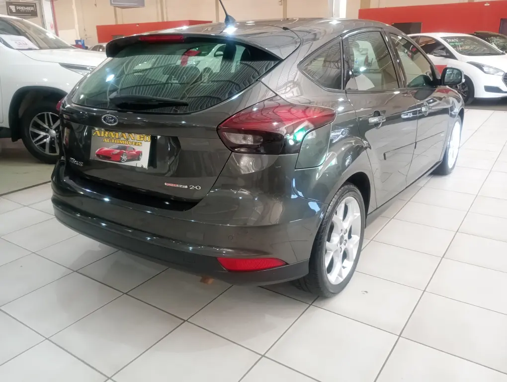 FORD Focus Hatch - Foto