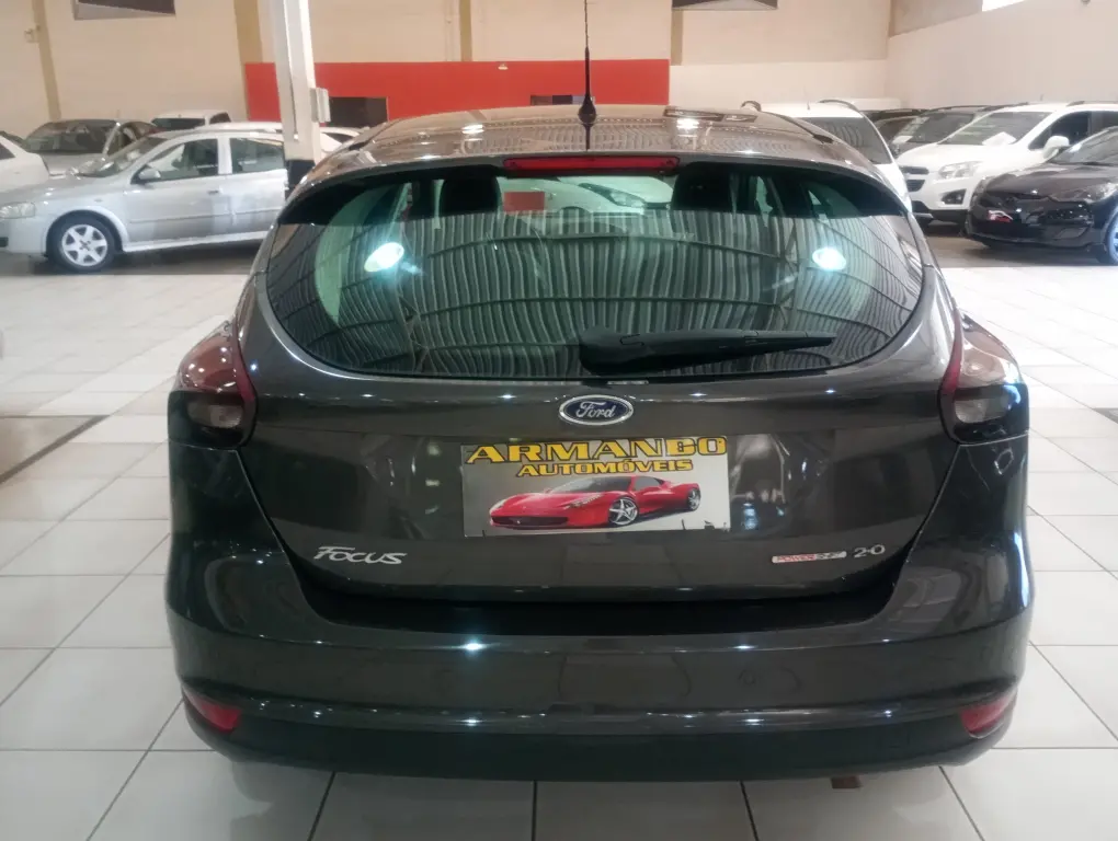 FORD Focus Hatch - Foto