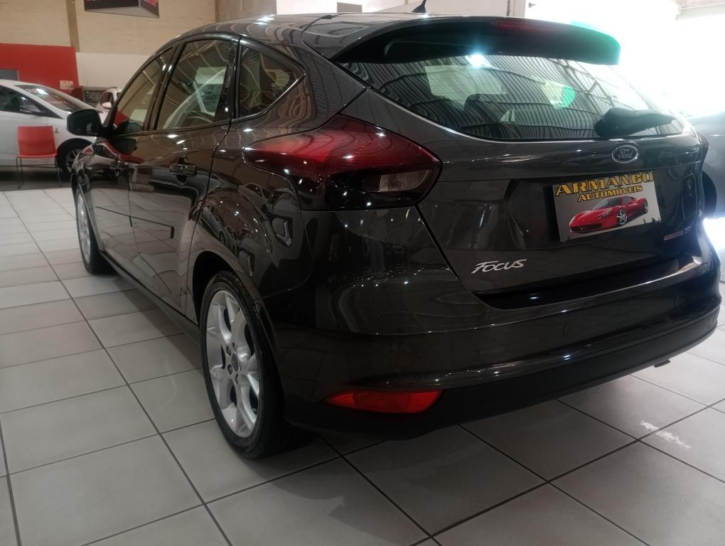 FORD Focus Hatch - Foto