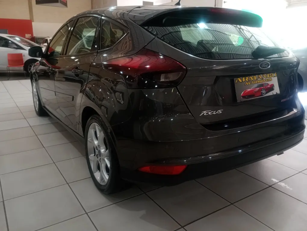 FORD Focus Hatch - Foto