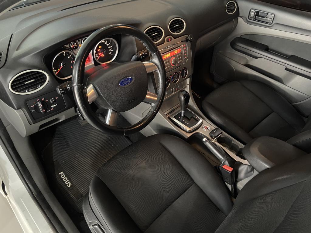 FORD Focus Hatch - Foto