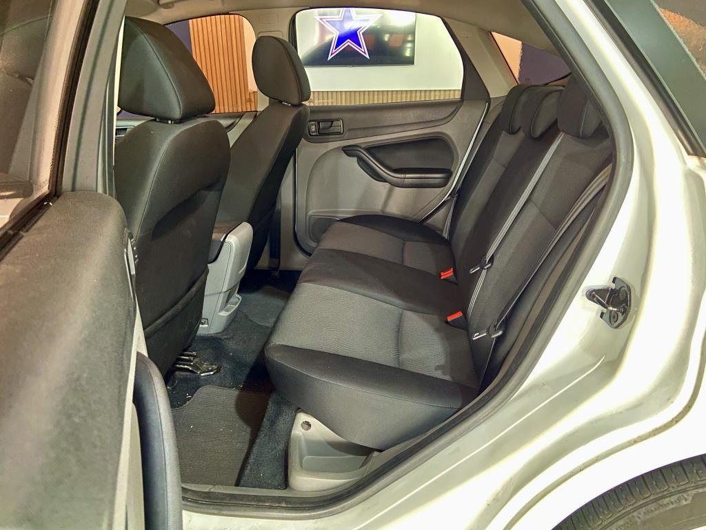 FORD Focus Hatch - Foto