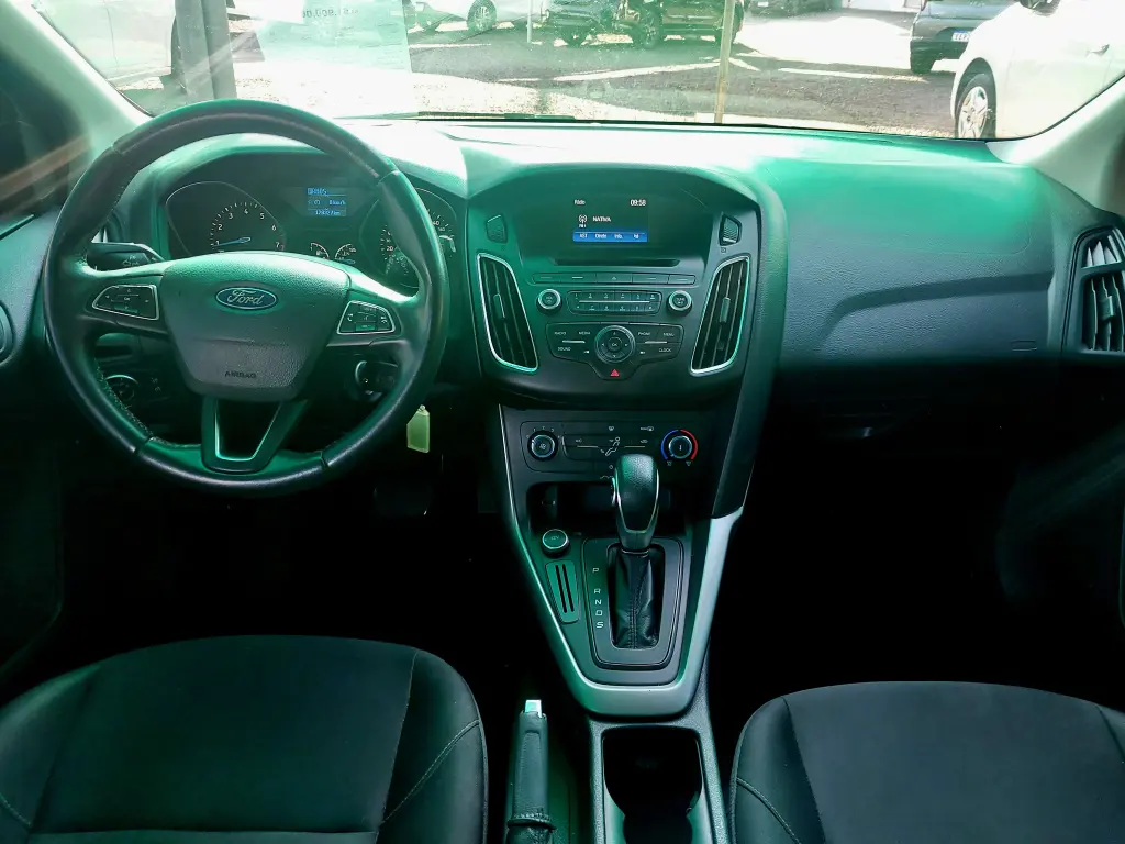 FORD Focus Hatch - Foto
