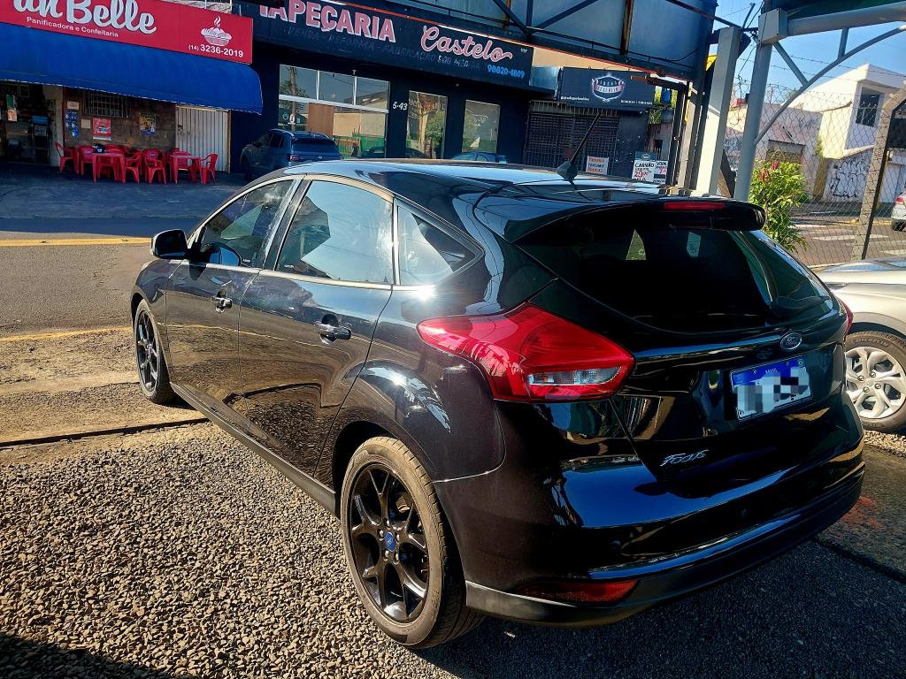 FORD Focus Hatch - Foto