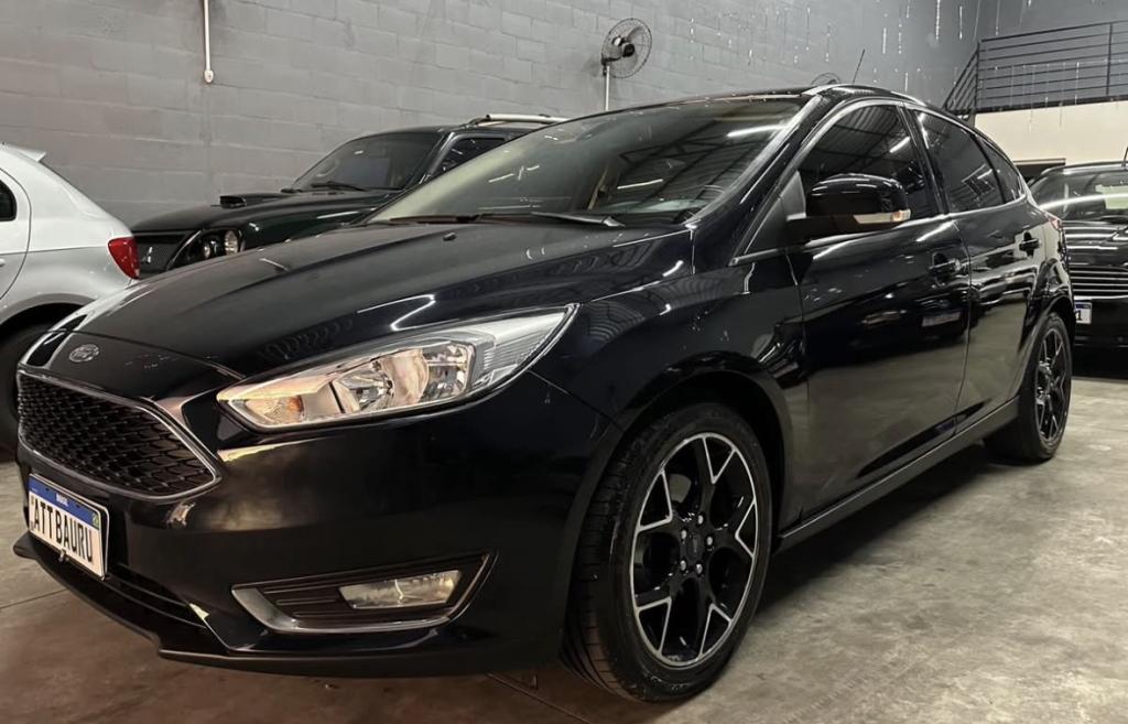 FORD Focus Hatch - Foto