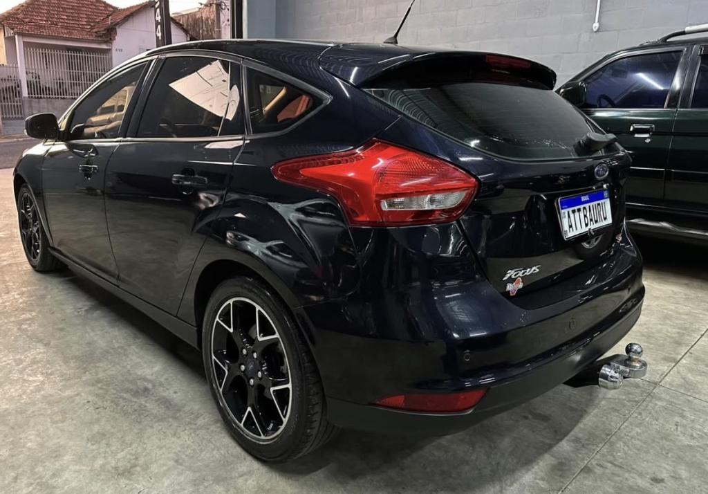 FORD Focus Hatch - Foto